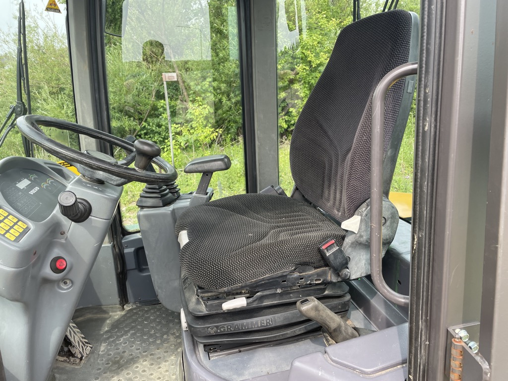 Volvo L30B PRO - Rataslaadur: pilt 4 Volvo L30B PRO - Rataslaadur: pilt 4