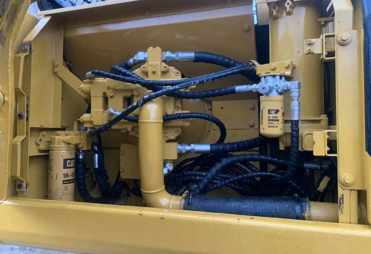Caterpillar 325B - Lintekskavaator: pilt 3 Caterpillar 325B - Lintekskavaator: pilt 3