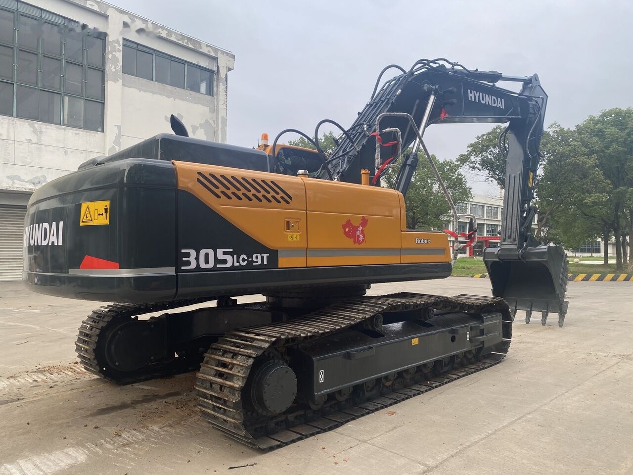 Hyundai R305LC-9T - Lintekskavaator: pilt 1 Hyundai R305LC-9T - Lintekskavaator: pilt 1