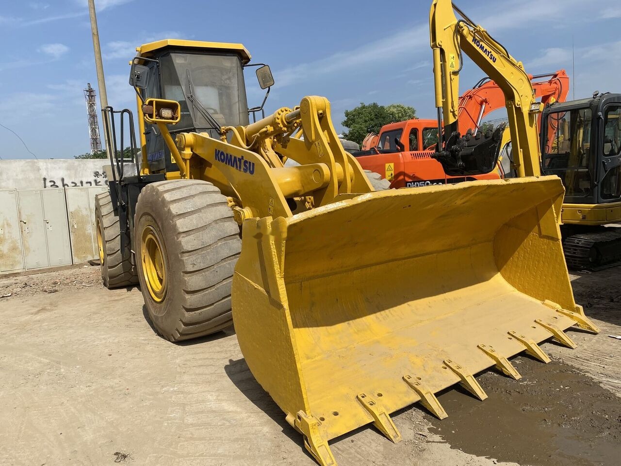 Komatsu WA470-3 - Rataslaadur: pilt 2 Komatsu WA470-3 - Rataslaadur: pilt 2