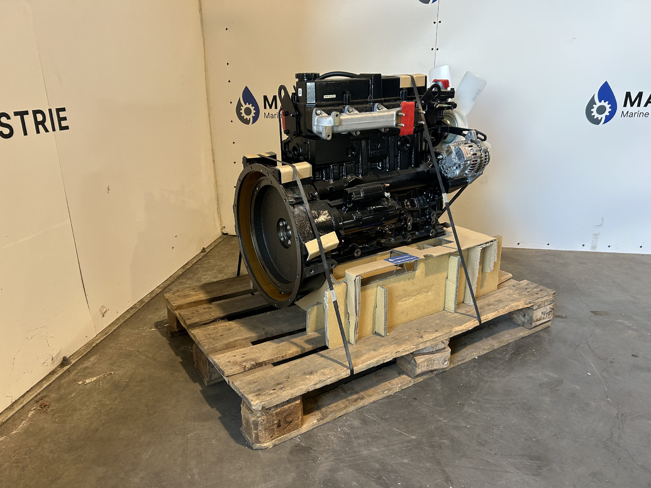Mitsubishi S4S (New engine) - Mootor - Muu seadmestik: pilt 1 Mitsubishi S4S (New engine) - Mootor - Muu seadmestik: pilt 1