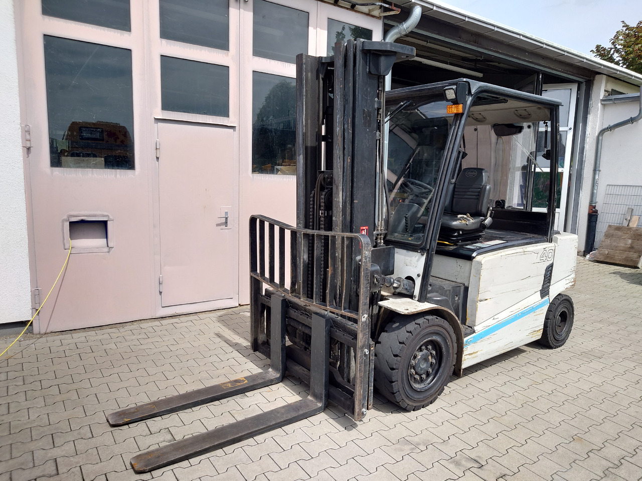 Hyundai 40B-9 - Elektritõstuk: pilt 3 Hyundai 40B-9 - Elektritõstuk: pilt 3