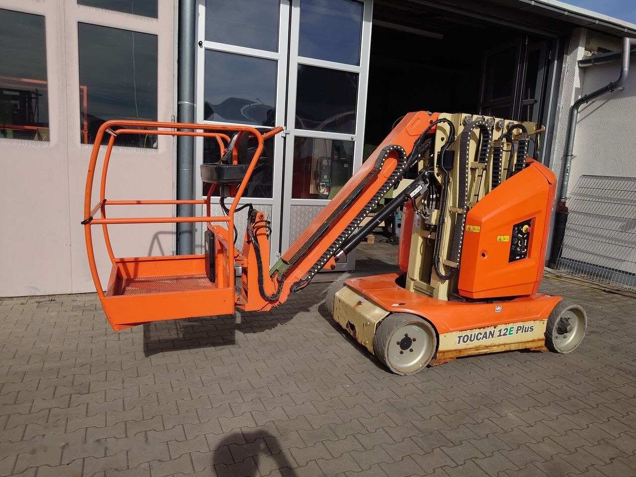 JLG TOUCAN 12E PLUS - Masttõstuk: pilt 3 JLG TOUCAN 12E PLUS - Masttõstuk: pilt 3