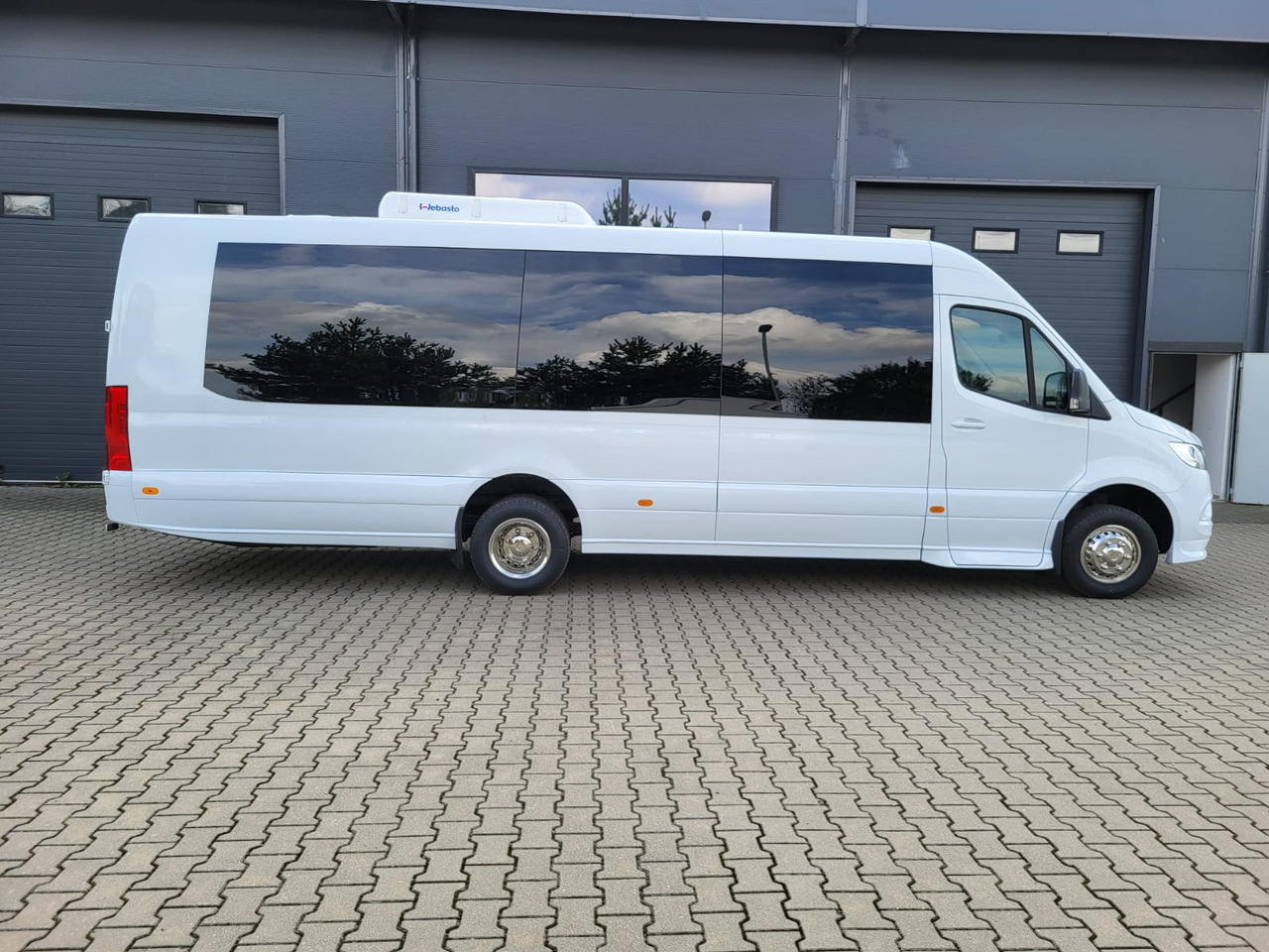 Mercedes-Benz Sprinter 517 CDI LONG 24 places + 4 standing - Maakonnaliini buss: pilt 3 Mercedes-Benz Sprinter 517 CDI LONG 24 places + 4 standing - Maakonnaliini buss: pilt 3