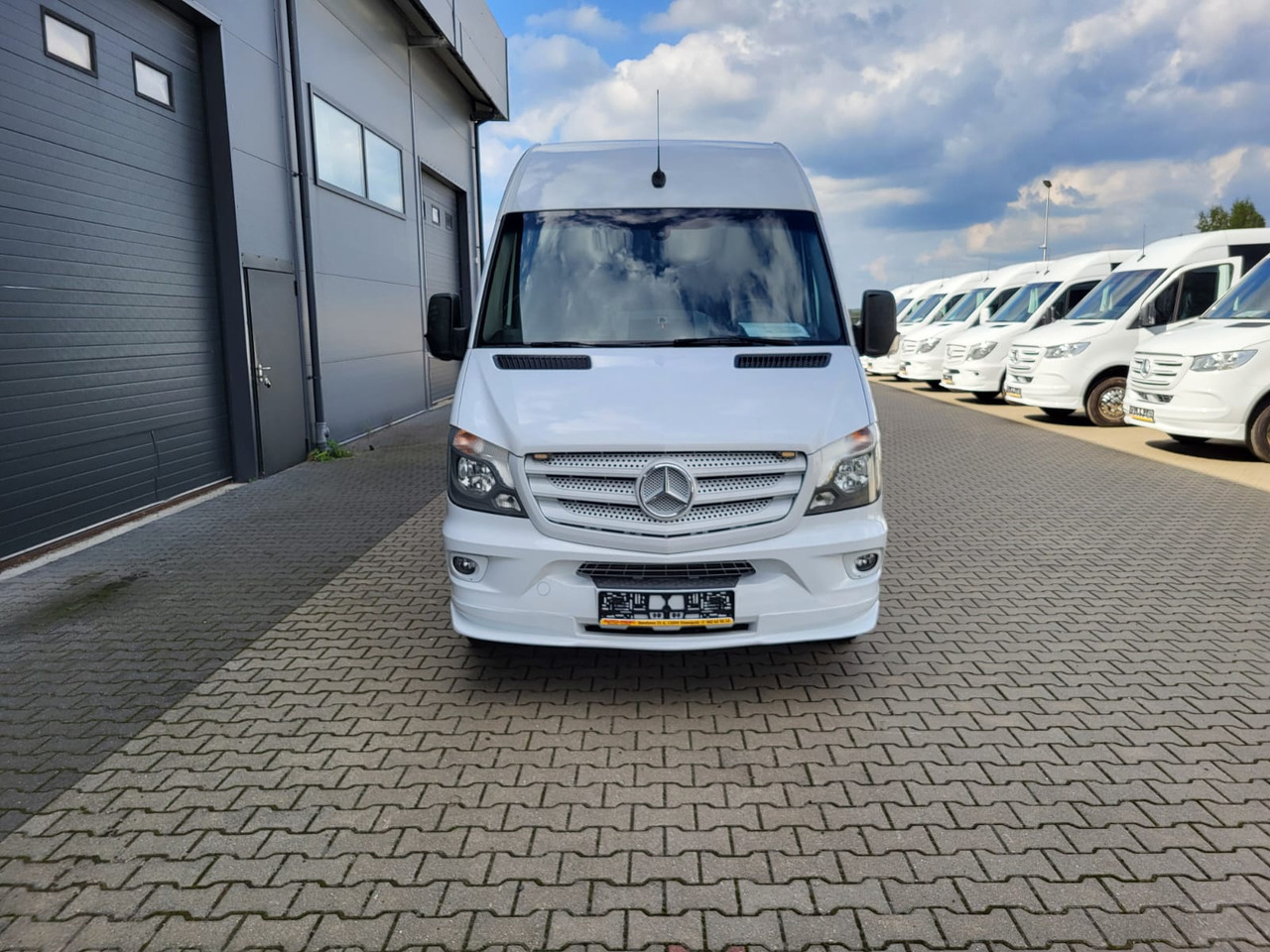 Mercedes-Benz Sprinter 519 CDI 24 places + 4 standing - Maakonnaliini buss: pilt 2 Mercedes-Benz Sprinter 519 CDI 24 places + 4 standing - Maakonnaliini buss: pilt 2