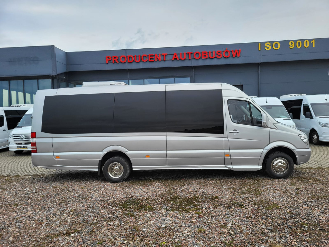 Mercedes-Benz Sprinter 519 CDI 24 places + 4 standing - Maakonnaliini buss: pilt 4 Mercedes-Benz Sprinter 519 CDI 24 places + 4 standing - Maakonnaliini buss: pilt 4