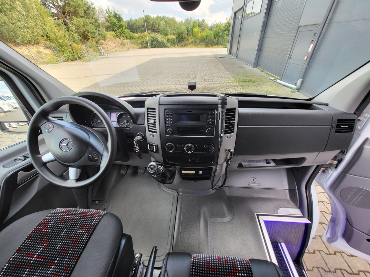 Maakonnaliini buss Mercedes-Benz Sprinter 519 CDI 24 places + 4 standing: pilt 9