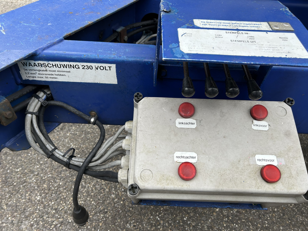 Custers R20EHS R20 2005 trailer mounted platform R20 - Järelveetav korvtõstuk: pilt 4 Custers R20EHS R20 2005 trailer mounted platform R20 - Järelveetav korvtõstuk: pilt 4