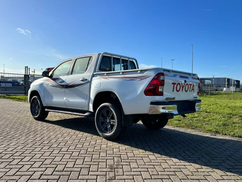 Toyota Hilux GLX SR5 4x4 - 2 UNITS IN STOCK - 2.4 D Double Cab - EURO 2 - NEW!! - Pikap, Meeskonnaauto: pilt 3 Toyota Hilux GLX SR5 4x4 - 2 UNITS IN STOCK - 2.4 D Double Cab - EURO 2 - NEW!! - Pikap, Meeskonnaauto: pilt 3