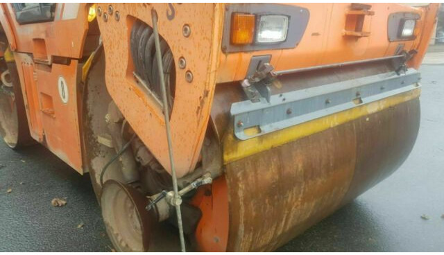Hamm DV90 VO mit Streuer Klima Deutsche Maschine - Rullija: pilt 4 Hamm DV90 VO mit Streuer Klima Deutsche Maschine - Rullija: pilt 4