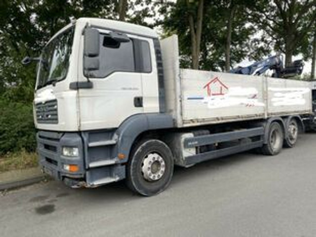 MAN 26.320 Pritsche mit Kran Tirre 170 - Madelveok/ Platvormveok, Kraanaga veoauto: pilt 2 MAN 26.320 Pritsche mit Kran Tirre 170 - Madelveok/ Platvormveok, Kraanaga veoauto: pilt 2