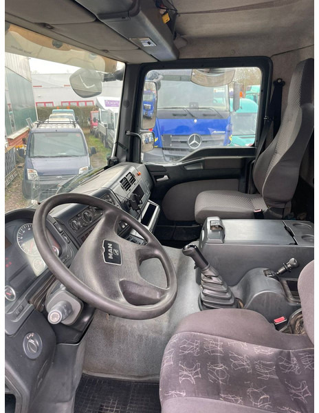 Kallurauto, Kraanaga veoauto MAN TGM 18.240PS 4x2 3.S-Kipper mit Kran: pilt 15