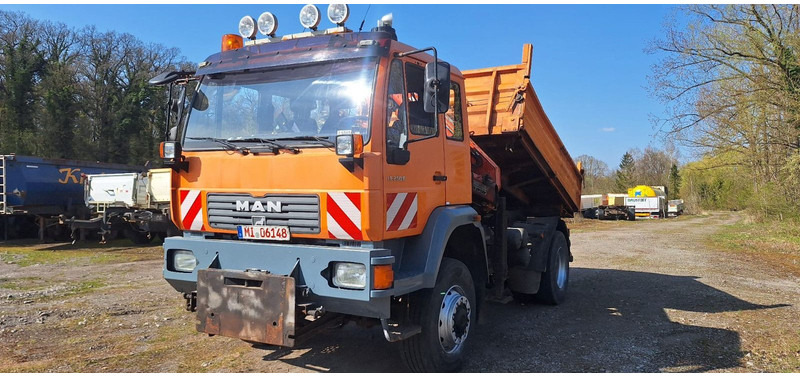 MAN TGM 18.240PS 4x4 3.S-Kipper mit Kran - Kallurauto, Kraanaga veoauto: pilt 2 MAN TGM 18.240PS 4x4 3.S-Kipper mit Kran - Kallurauto, Kraanaga veoauto: pilt 2
