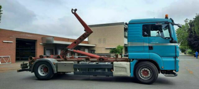MAN TGS 18.440 Abroller mit Funk +Kran vor - Konkstõstukiga veoauto, Kraanaga veoauto: pilt 3 MAN TGS 18.440 Abroller mit Funk +Kran vor - Konkstõstukiga veoauto, Kraanaga veoauto: pilt 3