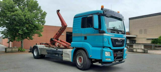 MAN TGS 18.440 Abroller mit Funk +Kran vor. - Konkstõstukiga veoauto, Kraanaga veoauto: pilt 2 MAN TGS 18.440 Abroller mit Funk +Kran vor. - Konkstõstukiga veoauto, Kraanaga veoauto: pilt 2