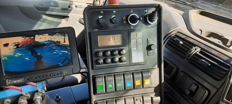 Tänavapühkimismasin Mercedes-Benz 1824 Axor 1-Hand: pilt 7