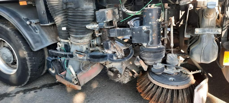 Tänavapühkimismasin Mercedes-Benz 1824 Axor 1-Hand: pilt 10