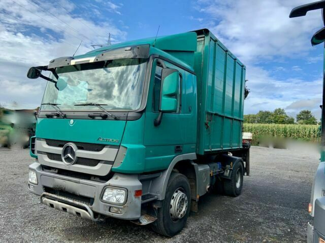 Mercedes-Benz 1844K 4x2 Kipper mit Kran Blattgefedert - Kallurauto, Kraanaga veoauto: pilt 1 Mercedes-Benz 1844K 4x2 Kipper mit Kran Blattgefedert - Kallurauto, Kraanaga veoauto: pilt 1