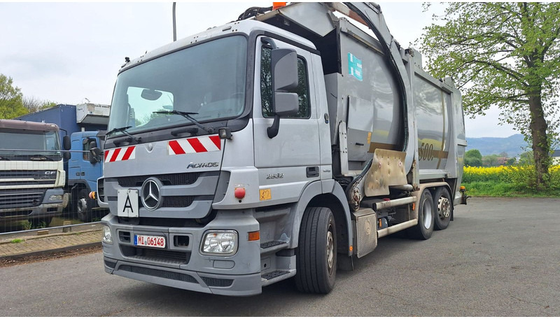 Mercedes-Benz 2532 Actros Überkopflader - Prügiauto: pilt 2 Mercedes-Benz 2532 Actros Überkopflader - Prügiauto: pilt 2