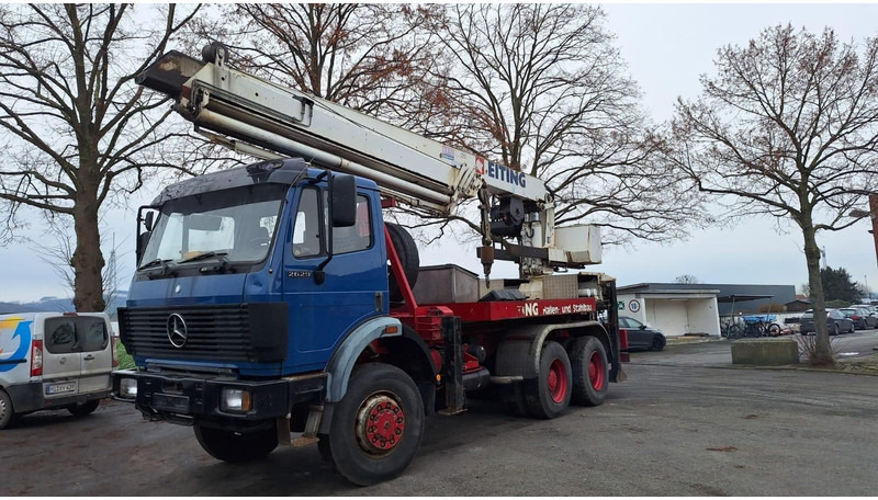 Mercedes-Benz 2629 AK Motorwagen mit Kran Dachdeckerkran6x6 - Kraanaga veoauto: pilt 2 Mercedes-Benz 2629 AK Motorwagen mit Kran Dachdeckerkran6x6 - Kraanaga veoauto: pilt 2