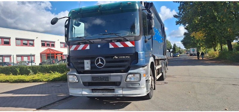 Mercedes-Benz 2632 Müllwgen 6x2 M.Haus Blatt/Luft - Prügiauto: pilt 3 Mercedes-Benz 2632 Müllwgen 6x2 M.Haus Blatt/Luft - Prügiauto: pilt 3