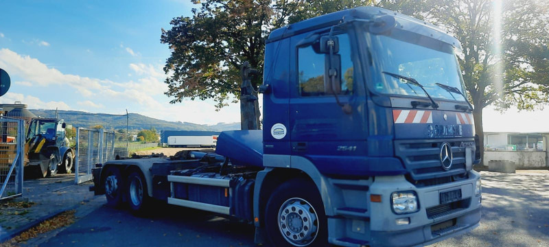 Mercedes-Benz 2641 Abrollkipper - Konkstõstukiga veoauto: pilt 3 Mercedes-Benz 2641 Abrollkipper - Konkstõstukiga veoauto: pilt 3