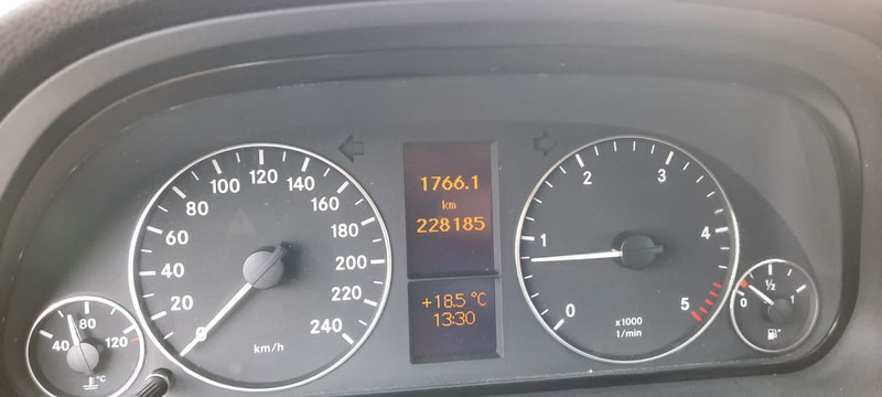 Mercedes-Benz A-Klasse 180 A 180 CDI AVANTGARDE - Luukpära: pilt 3 Mercedes-Benz A-Klasse 180 A 180 CDI AVANTGARDE - Luukpära: pilt 3