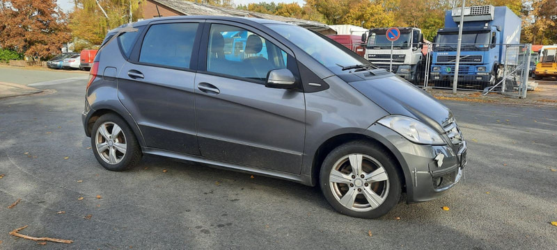 Mercedes-Benz A-Klasse 180 A 180 CDI AVANTGARDE - Luukpära: pilt 1 Mercedes-Benz A-Klasse 180 A 180 CDI AVANTGARDE - Luukpära: pilt 1