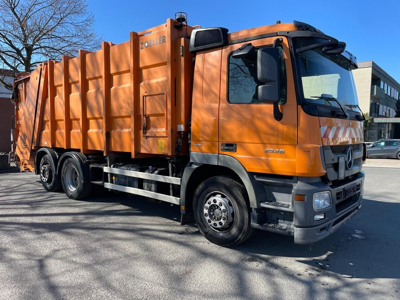 Mercedes-Benz Actros 2536 6x2 Blatt/Luft Müllwagen - Prügiauto: pilt 2 Mercedes-Benz Actros 2536 6x2 Blatt/Luft Müllwagen - Prügiauto: pilt 2