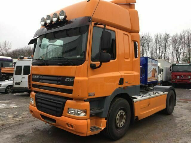 DAF CF85-410 G.Haus 2xBett ZF/Schalter 2-Kreishydr - Sadulveok: pilt 1 DAF CF85-410 G.Haus 2xBett ZF/Schalter 2-Kreishydr - Sadulveok: pilt 1