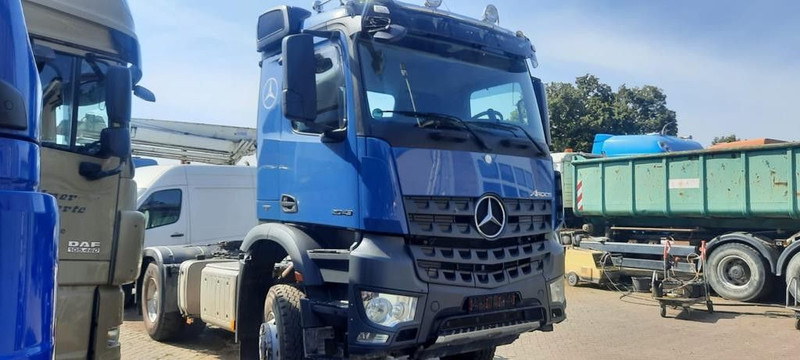 Mercedes-Benz 2043 Arocs 4x4 - Sadulveok: pilt 2 Mercedes-Benz 2043 Arocs 4x4 - Sadulveok: pilt 2