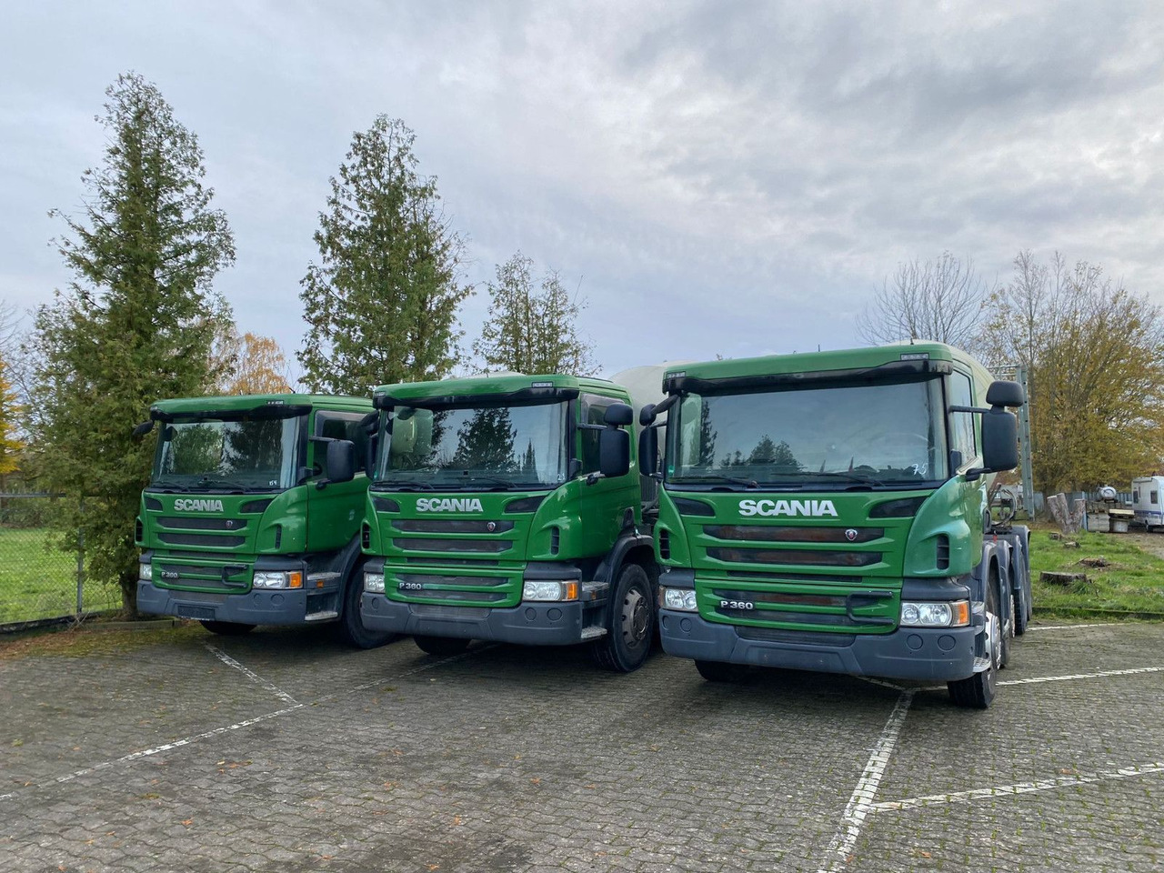 Scania 2x P360 Betonmischer 8x4 Blatt/Blatt E6 2 stück - Autobetoonisegisti: pilt 2 Scania 2x P360 Betonmischer 8x4 Blatt/Blatt E6 2 stück - Autobetoonisegisti: pilt 2