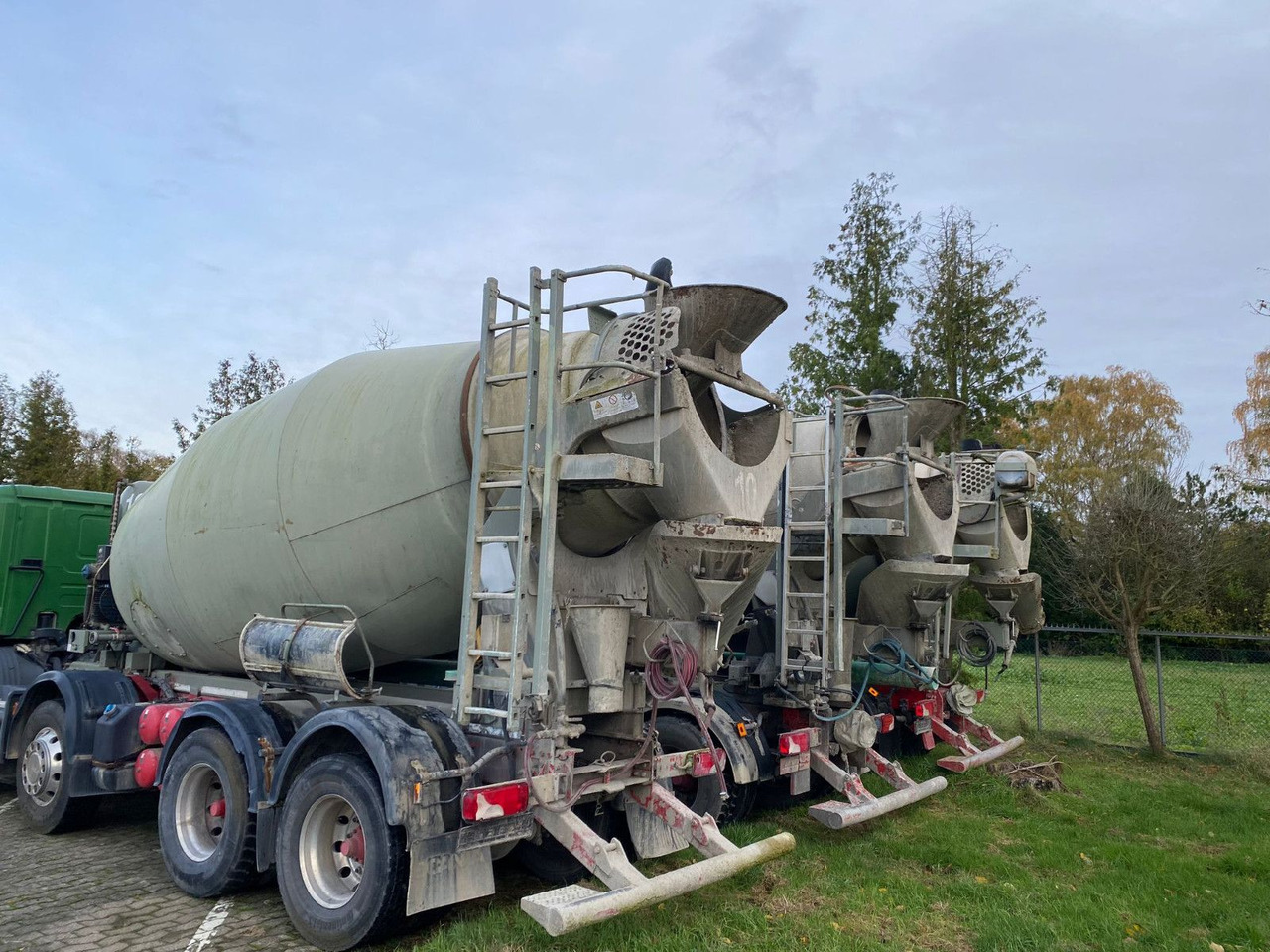 Scania 2x P360 Betonmischer 8x4 Blatt/Blatt E6 2 stück - Autobetoonisegisti: pilt 5 Scania 2x P360 Betonmischer 8x4 Blatt/Blatt E6 2 stück - Autobetoonisegisti: pilt 5