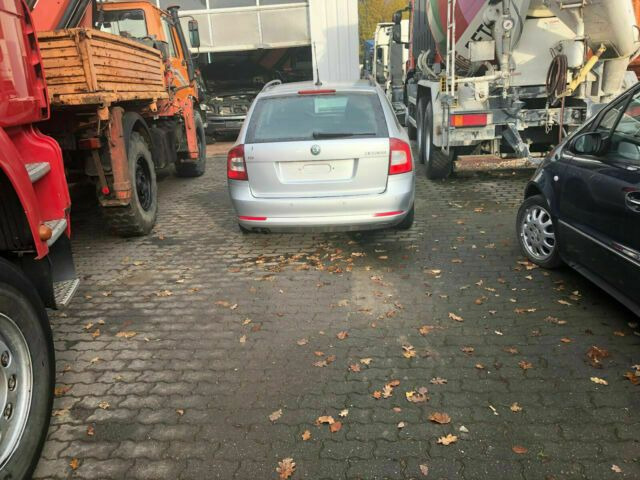 Skoda Octavia Scout Vollausst. 105 KW - Auto: pilt 3 Skoda Octavia Scout Vollausst. 105 KW - Auto: pilt 3