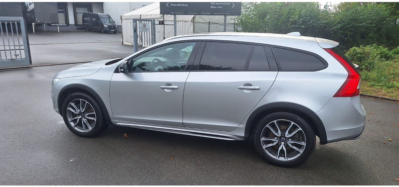 Volvo V60 Cross Country Summum AWD - Universaal: pilt 2 Volvo V60 Cross Country Summum AWD - Universaal: pilt 2