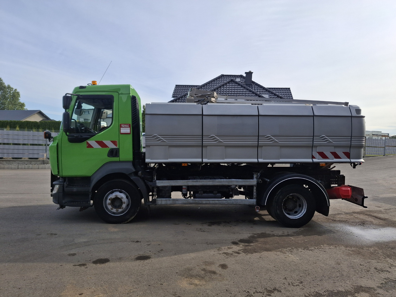 RENAULT D16 Polewaczka Karcher Straßenwaschanlage Euro 6 - Kommunaal-/ Erisõiduk: pilt 5 RENAULT D16 Polewaczka Karcher Straßenwaschanlage Euro 6 - Kommunaal-/ Erisõiduk: pilt 5