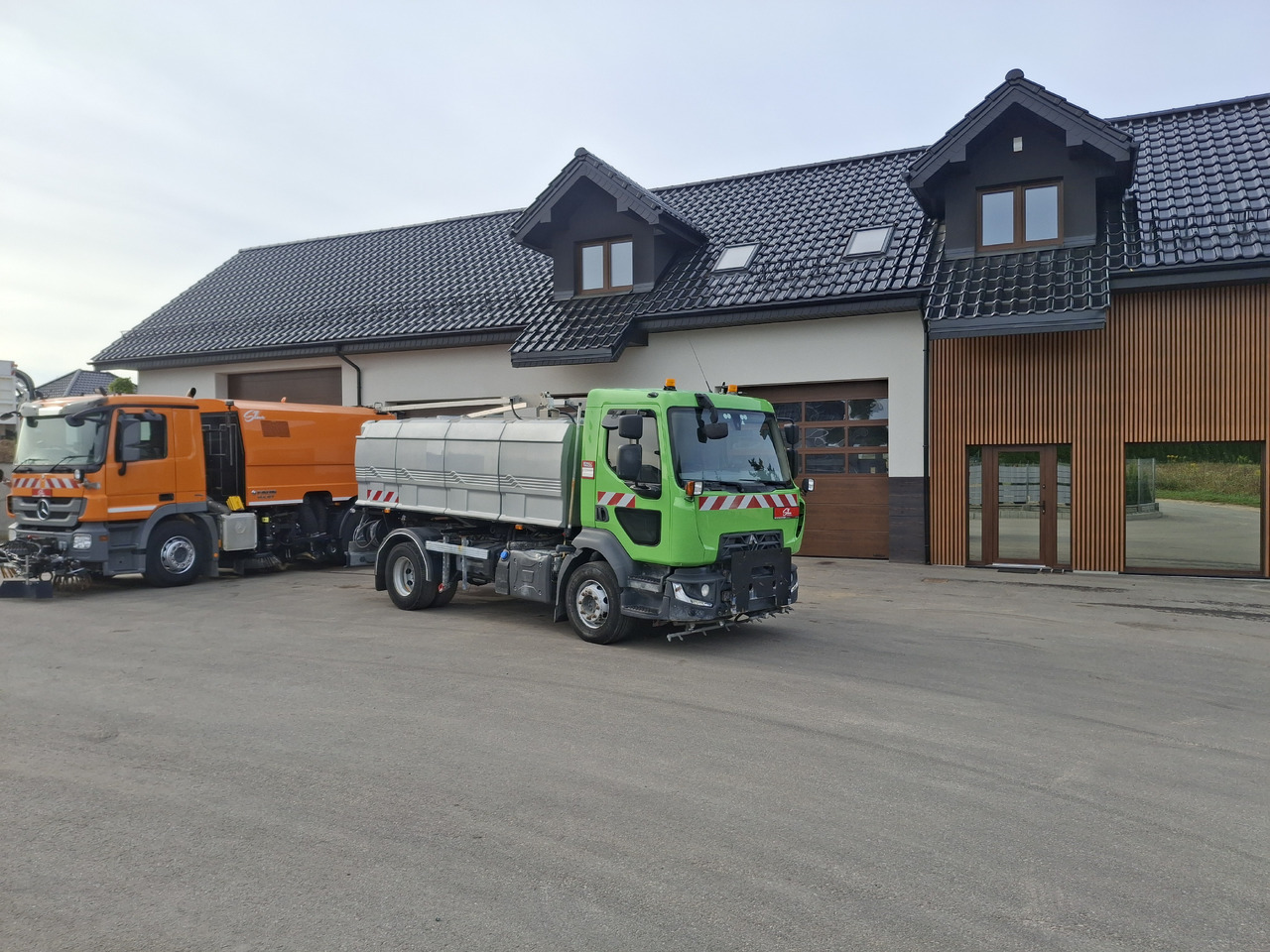 RENAULT D16 Polewaczka Karcher Straßenwaschanlage Euro 6 - Kommunaal-/ Erisõiduk: pilt 1 RENAULT D16 Polewaczka Karcher Straßenwaschanlage Euro 6 - Kommunaal-/ Erisõiduk: pilt 1