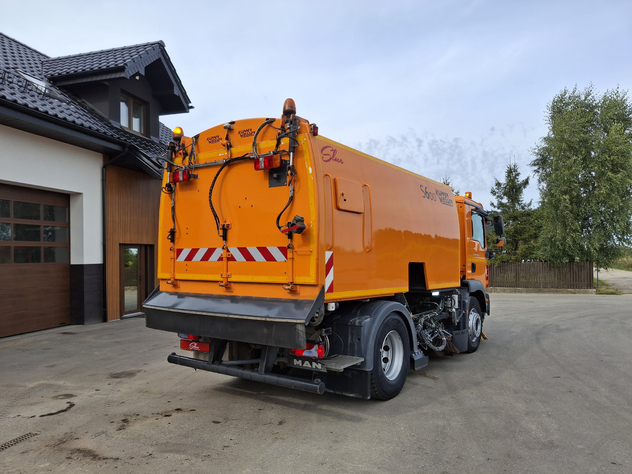 MAN TGM 18.250 Zamiatarka Kupper Weisser BROCK 2 Motoren Szczotki L/R PM10 Odchwaszczarka - Tänavapühkimismasin: pilt 5 MAN TGM 18.250 Zamiatarka Kupper Weisser BROCK 2 Motoren Szczotki L/R PM10 Odchwaszczarka - Tänavapühkimismasin: pilt 5