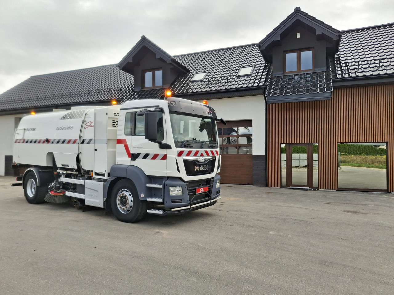 MAN TGS 18.320 Zamiatarka Kehrmaschine BUCHER OptiFant 8000 Karcher Euro 6 PM10 L/R Hochdruckreinigung - Tänavapühkimismasin: pilt 1 MAN TGS 18.320 Zamiatarka Kehrmaschine BUCHER OptiFant 8000 Karcher Euro 6 PM10 L/R Hochdruckreinigung - Tänavapühkimismasin: pilt 1