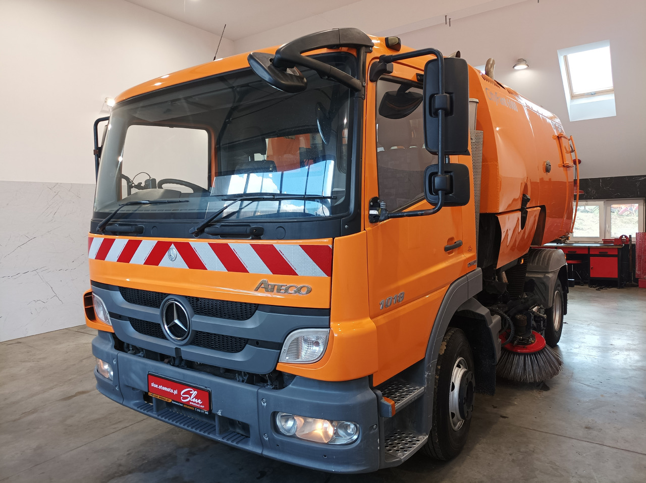 MERCEDES-BENZ Atego 1018 Zamiatarka Kehrmaschine BUCHER Szczotki L/R PM10 2 Silniki 2012r - Tänavapühkimismasin: pilt 2 MERCEDES-BENZ Atego 1018 Zamiatarka Kehrmaschine BUCHER Szczotki L/R PM10 2 Silniki 2012r - Tänavapühkimismasin: pilt 2
