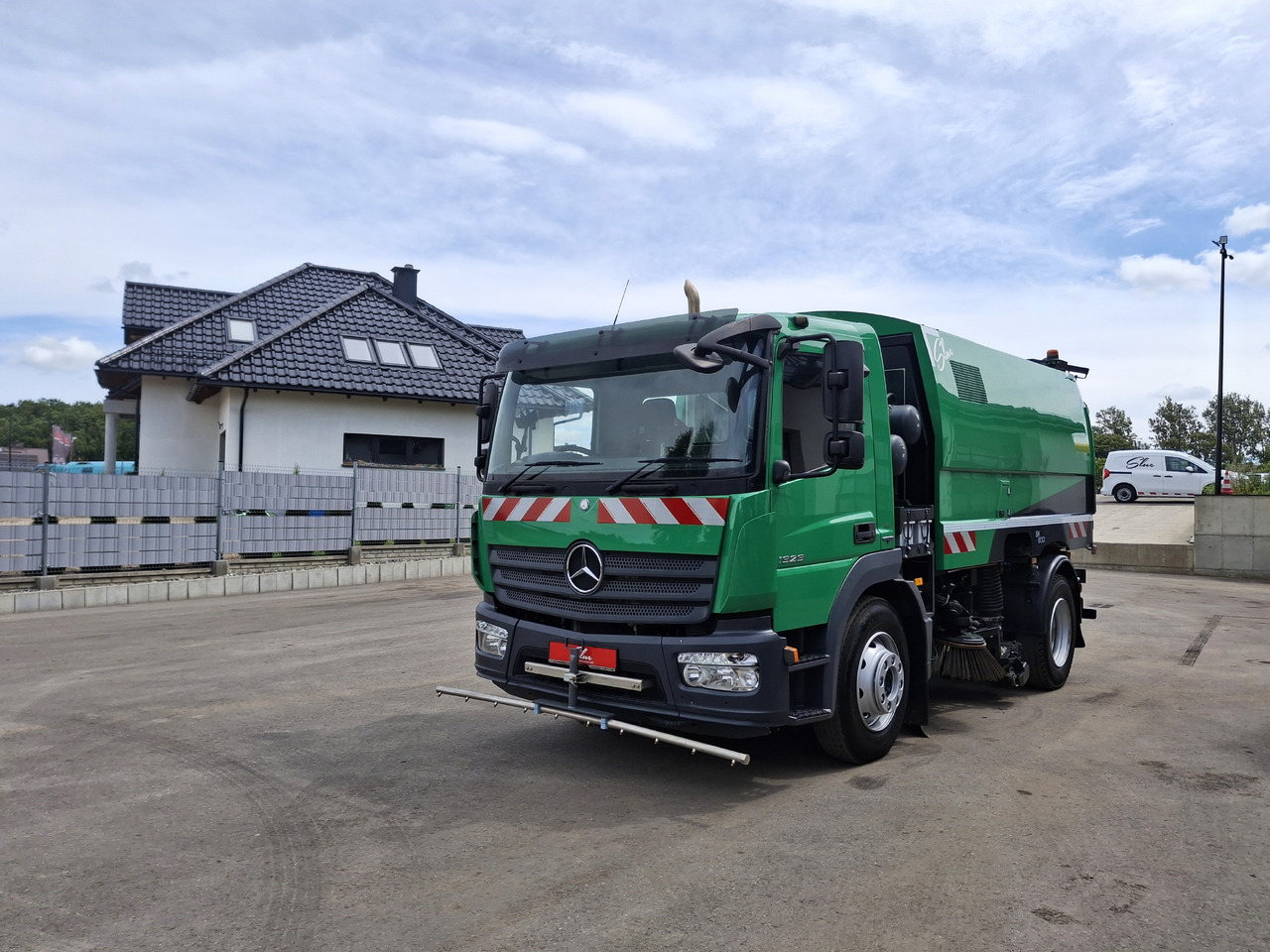 MERCEDES-BENZ Atego 1523 Zamiatarka Kehrmaschine Schmidt SK600 Karcher 2 Motoren Euro 6 PM10 Rura Do Liści - Tänavapühkimismasin: pilt 3 MERCEDES-BENZ Atego 1523 Zamiatarka Kehrmaschine Schmidt SK600 Karcher 2 Motoren Euro 6 PM10 Rura Do Liści - Tänavapühkimismasin: pilt 3