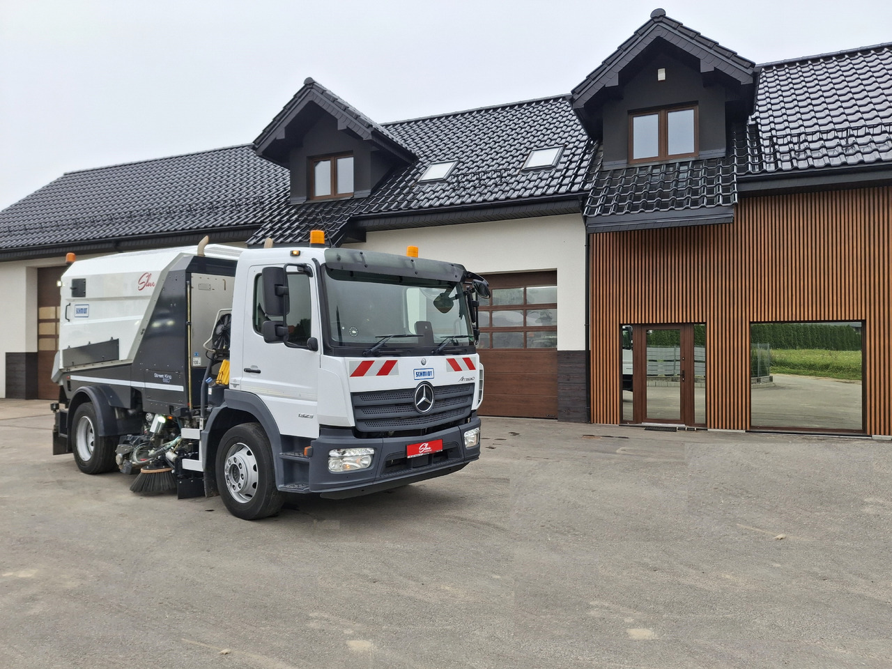 MERCEDES-BENZ Atego 1523 Zamiatarka Kehrmaschine Schmidt Street King 660 Euro 6 PM10 2 Motoren Szczotki L/R 2016r - Tänavapühkimismasin: pilt 1 MERCEDES-BENZ Atego 1523 Zamiatarka Kehrmaschine Schmidt Street King 660 Euro 6 PM10 2 Motoren Szczotki L/R 2016r - Tänavapühkimismasin: pilt 1