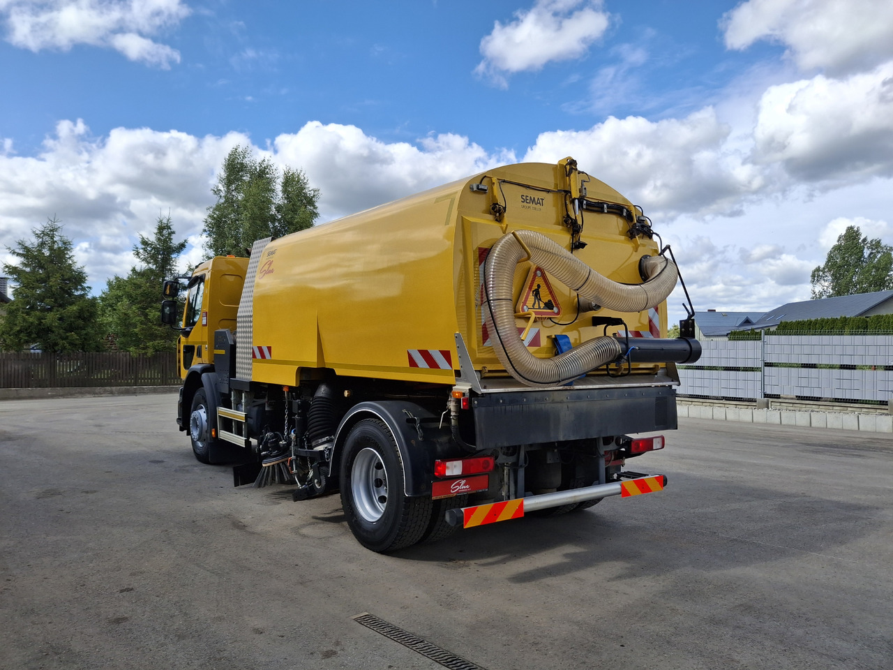 RENAULT C280 Kehrmaschine Zamiatarka SEMAT Zoeller FAUN Karcher L/R 2 Motoren 2018r 740 Mth Euro 6 - Tänavapühkimismasin: pilt 4 RENAULT C280 Kehrmaschine Zamiatarka SEMAT Zoeller FAUN Karcher L/R 2 Motoren 2018r 740 Mth Euro 6 - Tänavapühkimismasin: pilt 4