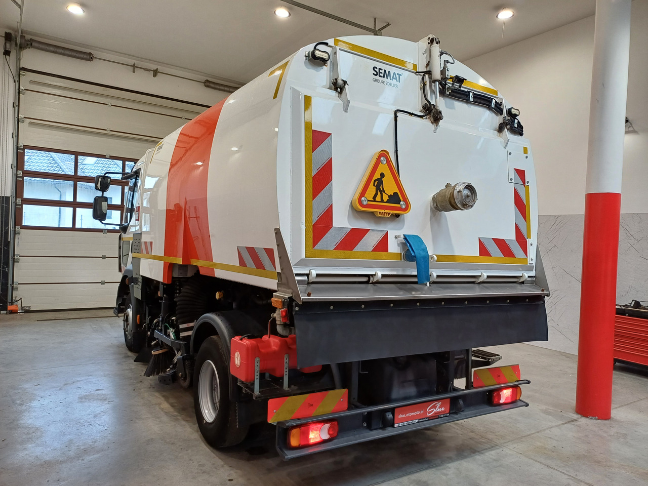 RENAULT D12 Zamiatarka Kehrmaschine 2 Motoren SEMAT Zoeller Szczotki L/R Euro 6 PM10 2017r - Tänavapühkimismasin: pilt 3 RENAULT D12 Zamiatarka Kehrmaschine 2 Motoren SEMAT Zoeller Szczotki L/R Euro 6 PM10 2017r - Tänavapühkimismasin: pilt 3