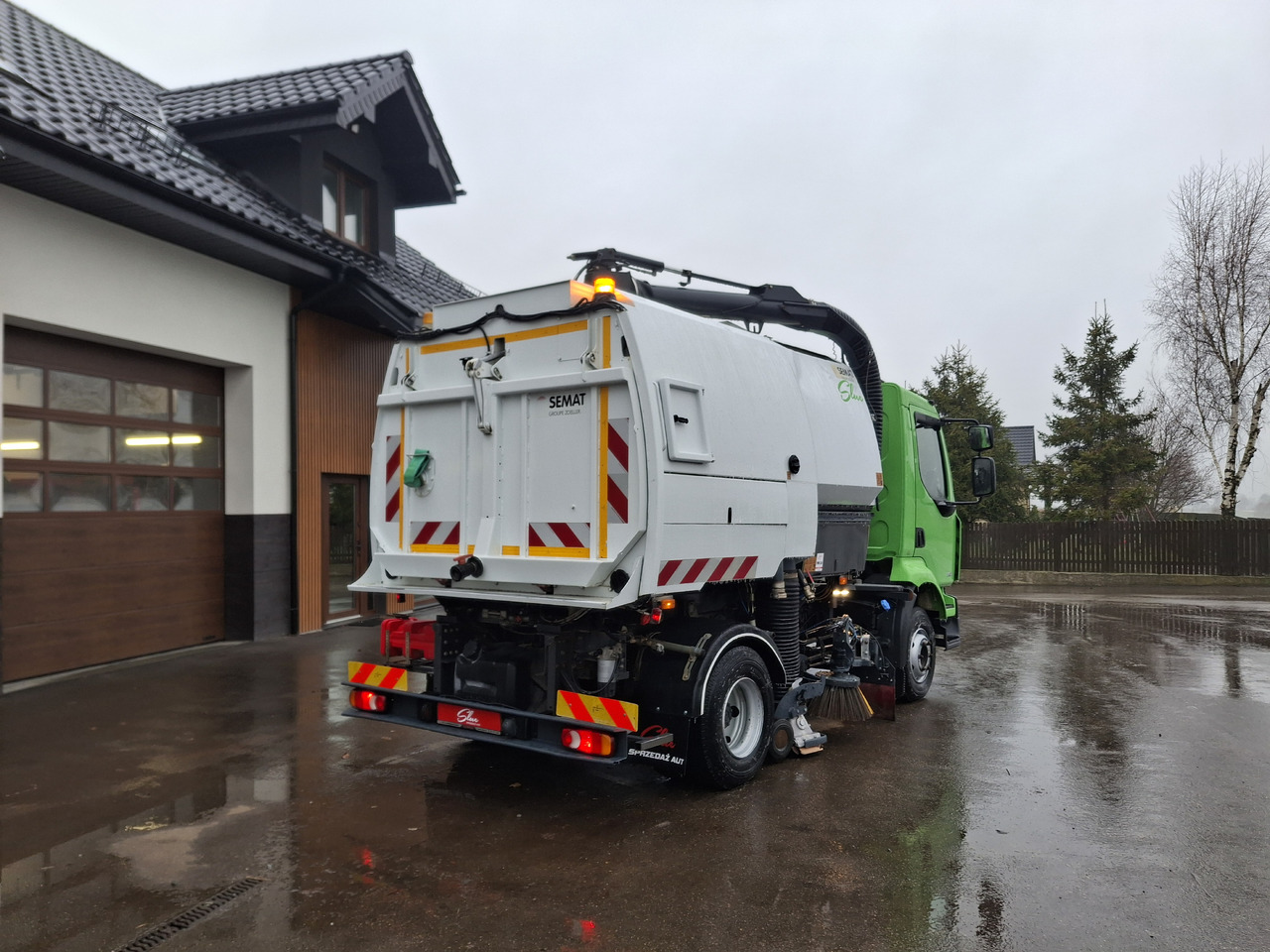 Renault Midlum 220 Zamiatarka Kehrmaschine PM10 L/R 2 Motoren JOHNSTON SEMAT - Tänavapühkimismasin: pilt 4 Renault Midlum 220 Zamiatarka Kehrmaschine PM10 L/R 2 Motoren JOHNSTON SEMAT - Tänavapühkimismasin: pilt 4