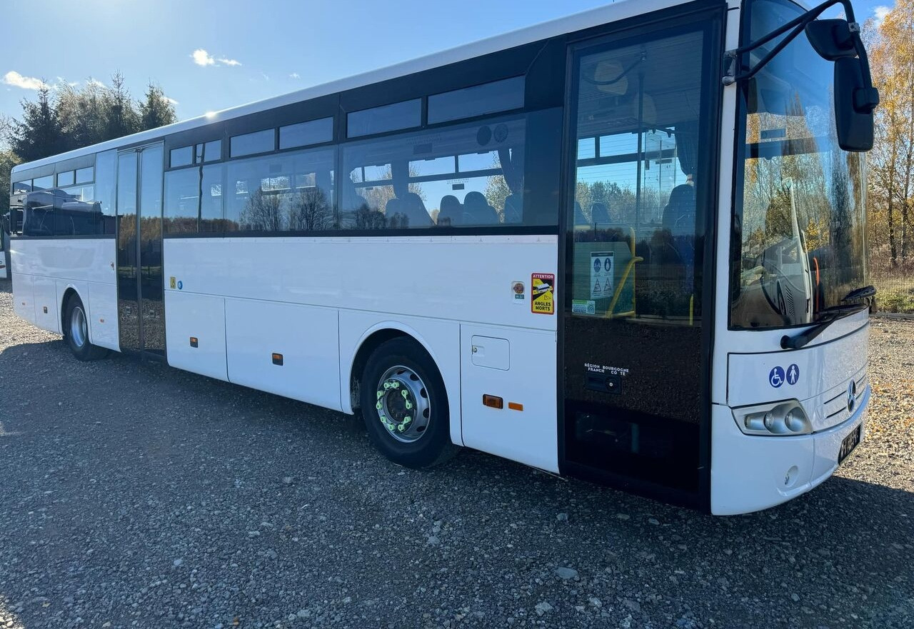 Mercedes-Benz Intouro/Manual/64 miejsca+23 stojące/Winda/Euro 5 - Maakonnaliini buss: pilt 1 Mercedes-Benz Intouro/Manual/64 miejsca+23 stojące/Winda/Euro 5 - Maakonnaliini buss: pilt 1