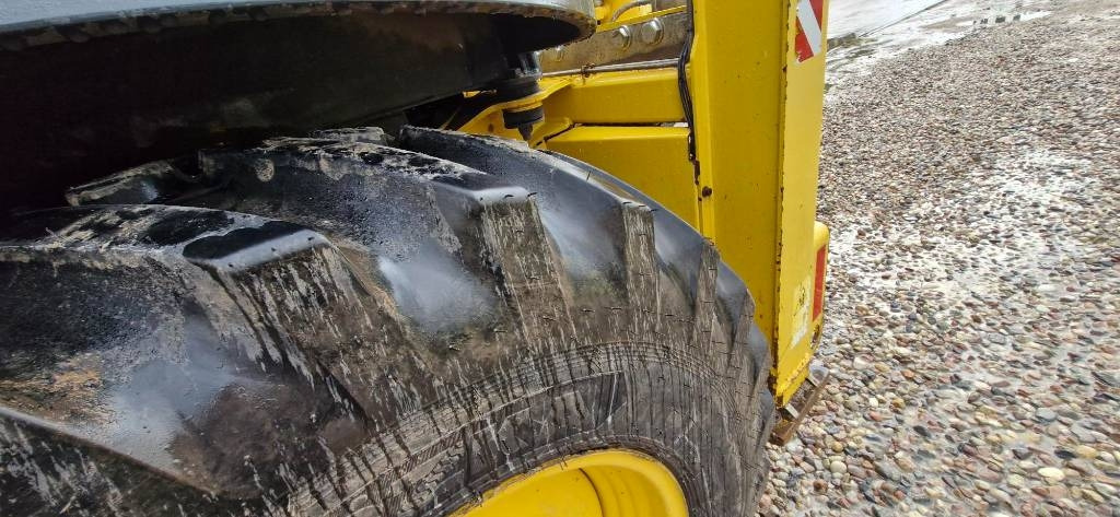 Ekskavaator-laadur Komatsu WB 97 R-8: pilt 7