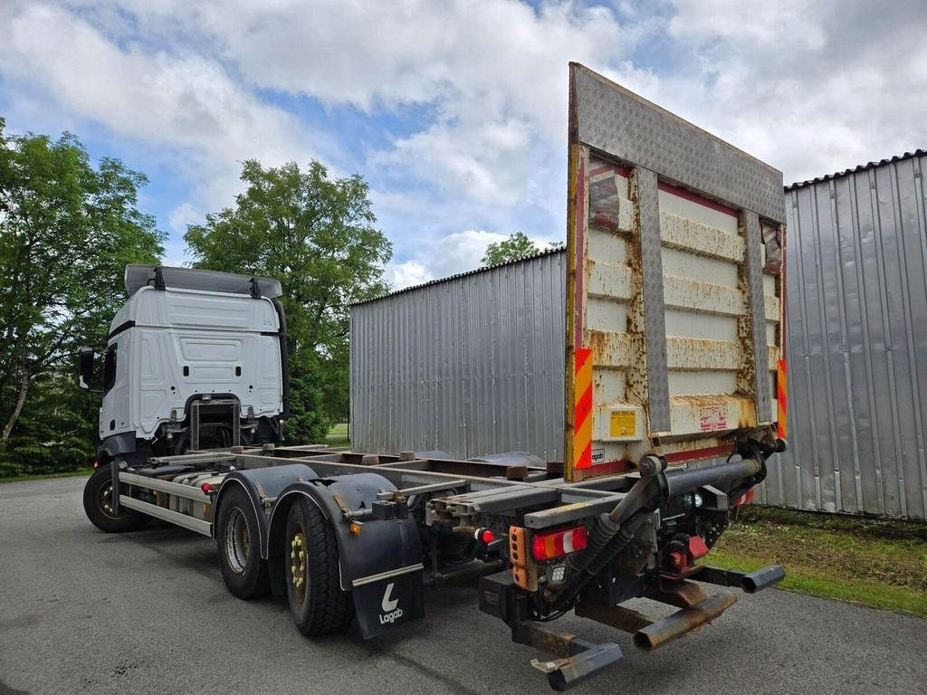 Mercedes-Benz ACTROS 2553 6X2 LAGAB - Konteinerveduk/ Tõstukiga veoauto: pilt 2 Mercedes-Benz ACTROS 2553 6X2 LAGAB - Konteinerveduk/ Tõstukiga veoauto: pilt 2