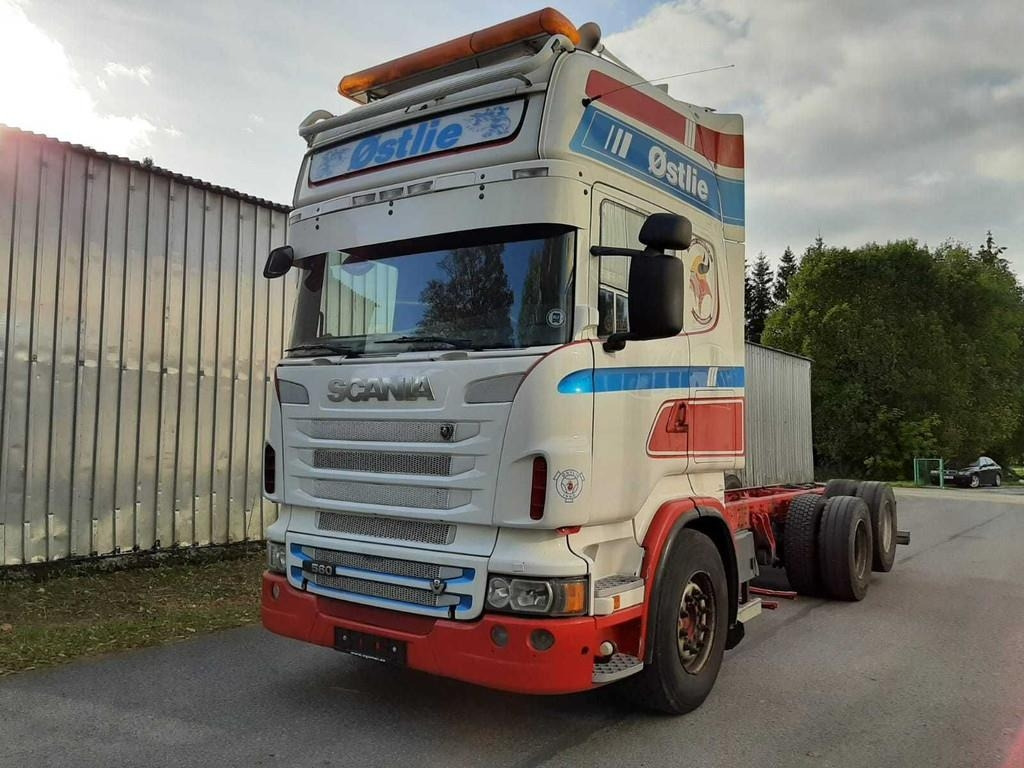Scania R560 6X2 CHASSY 412kW - Kabiinišassiiga veoauto: pilt 1 Scania R560 6X2 CHASSY 412kW - Kabiinišassiiga veoauto: pilt 1