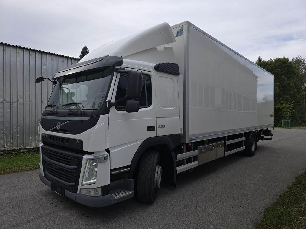 Volvo FM330 4X2 - Kasti veoauto: pilt 1 Volvo FM330 4X2 - Kasti veoauto: pilt 1